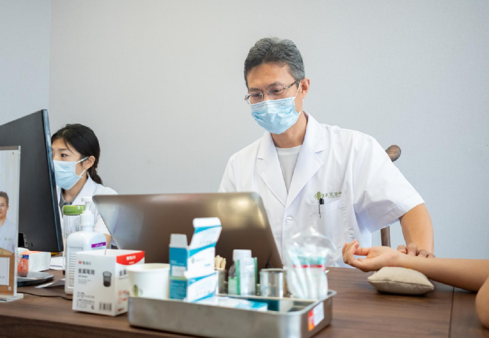 【脉案随记】｜贾荣军：孩子不懂事，妈妈脾气差，其实是家庭氛围失衡的求救信号